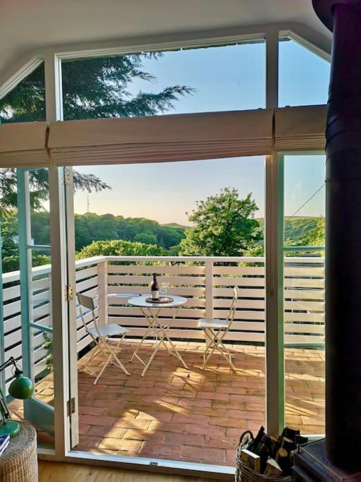 The Little Post House. A Perfect Village Retreat, With Stunning Views. Боскасл Екстер'єр фото